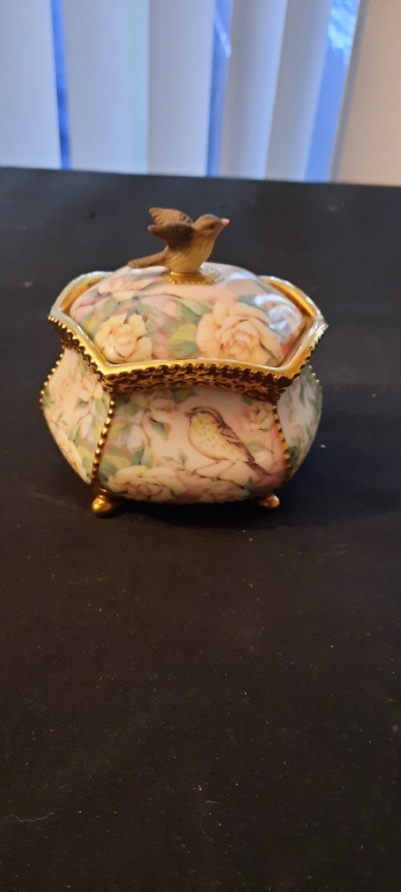 porcelain Sparrow Triket Box