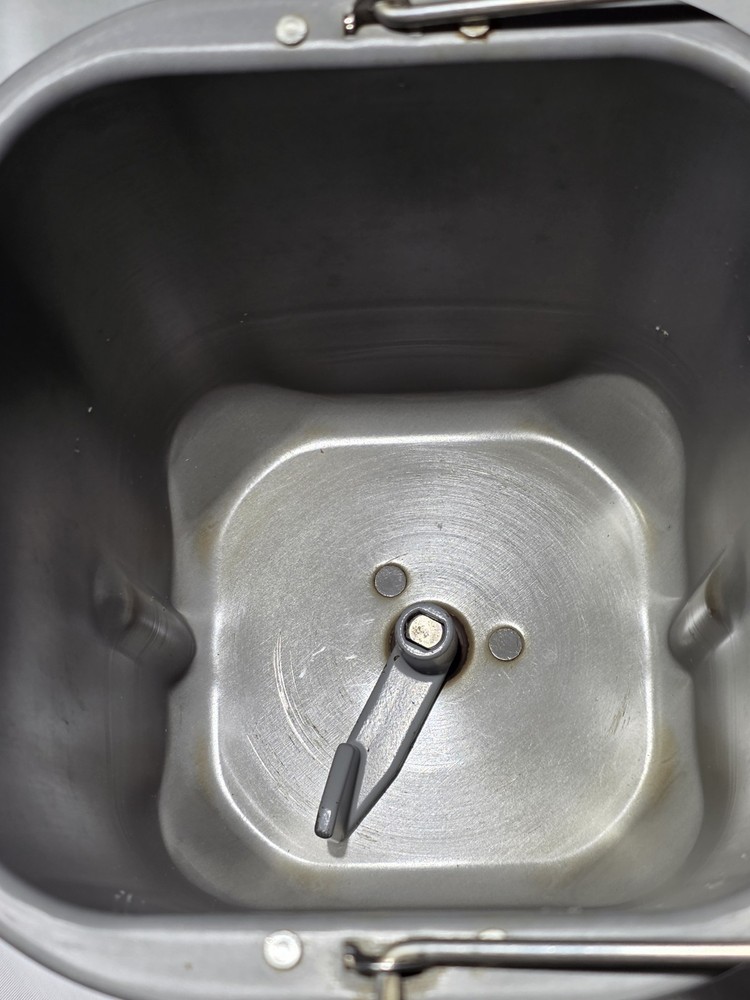 Hitachi HB-B101 Bread Machine Automatic Home Bakery. TESTED