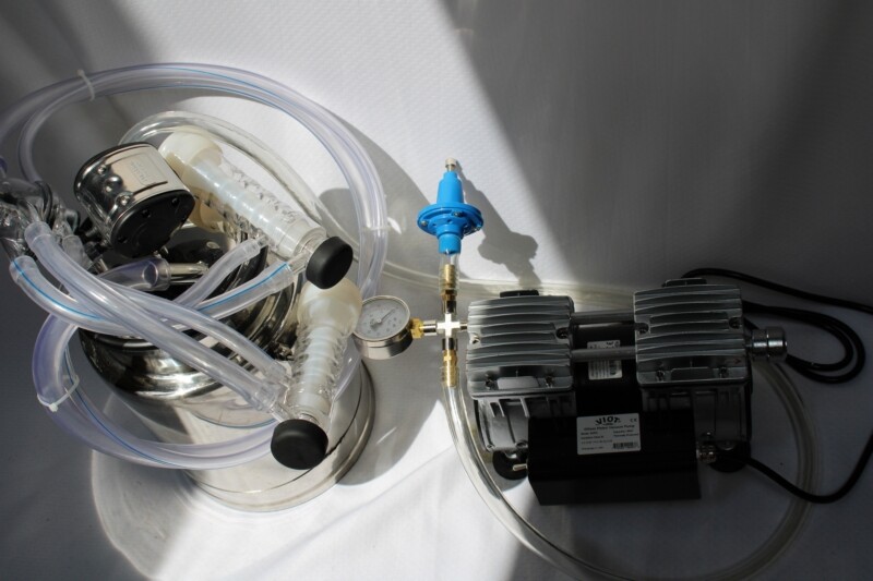 Goat Milking Machine Part:Milk Claw Cluster:Milker Shells Liners Hoses Assembled