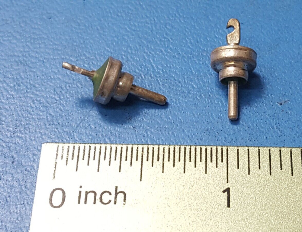 (4PCS) RF Feed-Through, Hermetically sealed, GREEN 50 OHM