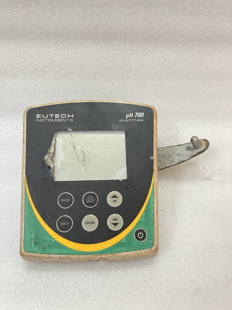 EUTECH INSTRUMENTS PH700 PH/NV/C/F METER (BROKEN)