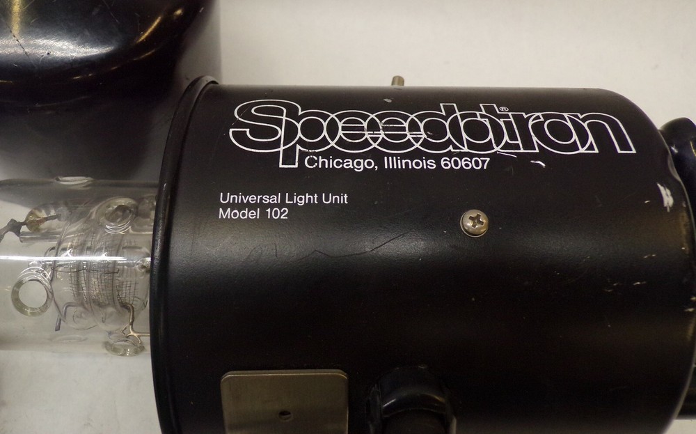 SPEEDOTRON, STUDIO CLASSIC 102, UNIVERSAL LIGHT UNIT, WITH COVER & NO REFLECTOR