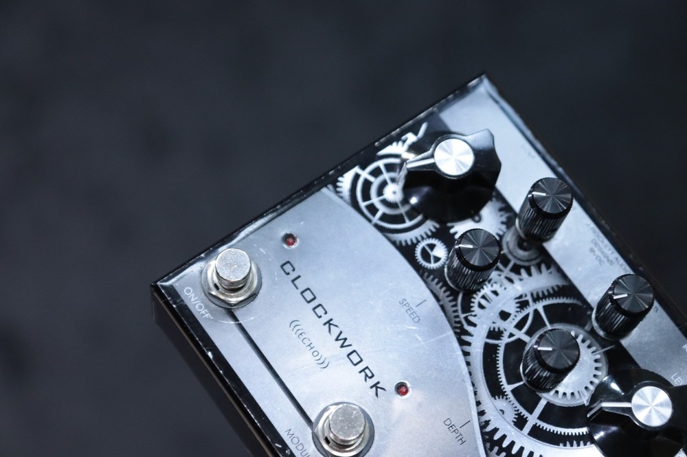 J. Rockett Audio Designs Clockwork Echo Delay with Modulation Effect Pedal w/Box