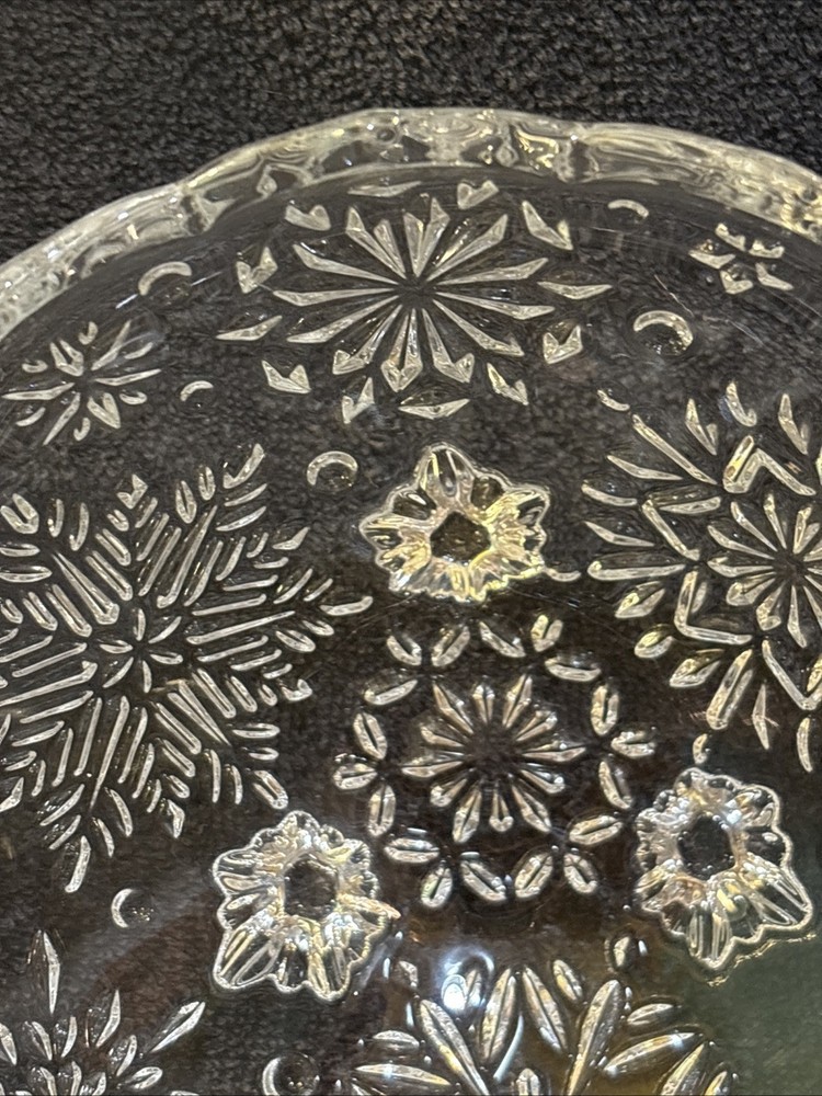 Mikasa Crystal 6” 3 Footed Snowflake Candy Dish