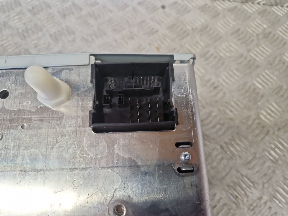 FORD FOCUS CD HEAD UNIT WITH CODE 8M5T18C815AB MK2.5 2008