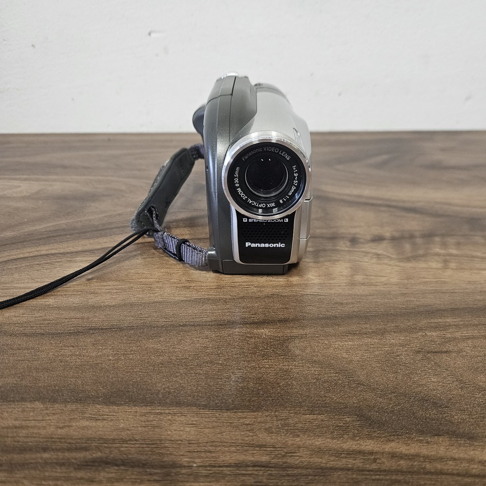 Panasonic VDR-D150EB Camcorder Silver Working