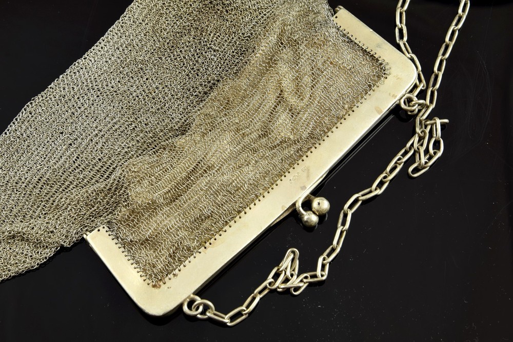 Silver mesh bag, 19th century.