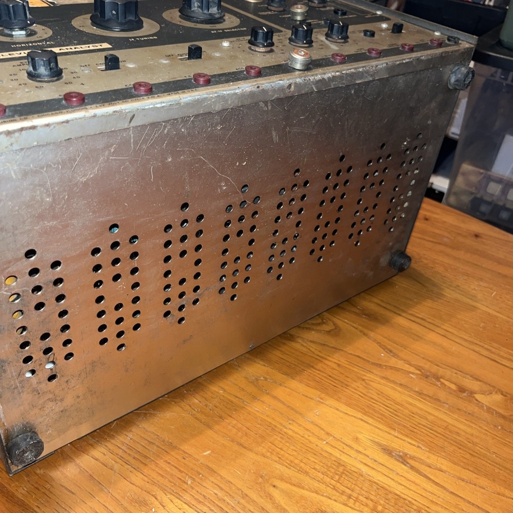 B&K 1076 Television Analyst (Untested, condition unknown, parts only)