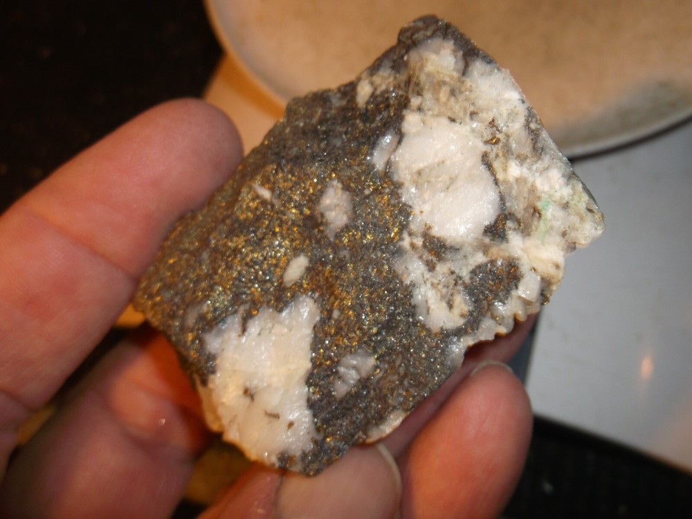 Gold, silver, copper, 81 grams samples ,ore high grade .