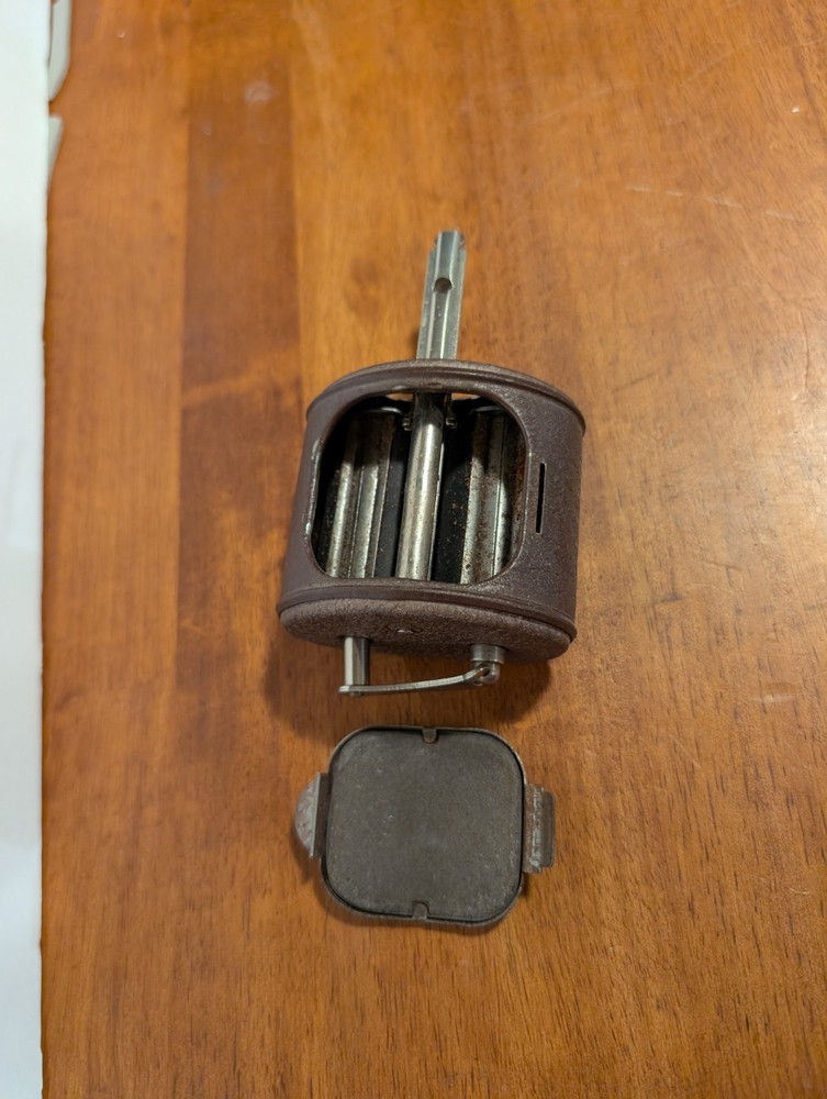 Vintage Razor Blade Sharpener Stropper Metal Crank Handle - Display Only!