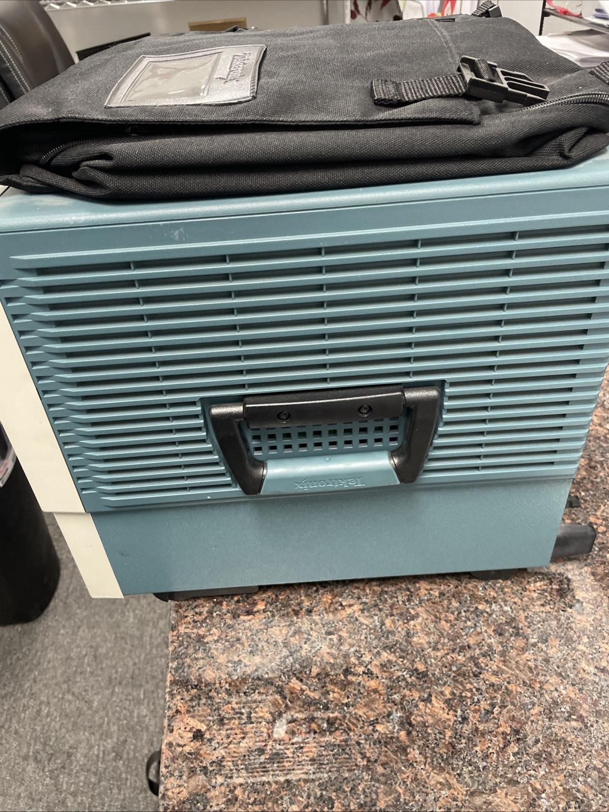 Tektronix CSA8000B Communication Analyzer Working NO SAMPLING MODULE! Unit only!