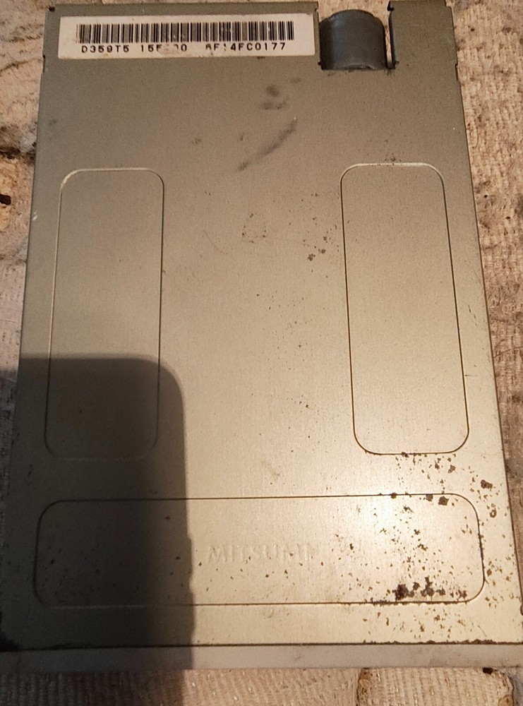 MITSUMI  1.44Mb 3.5" Beige  Internal Floppy DIsk Drive PC
