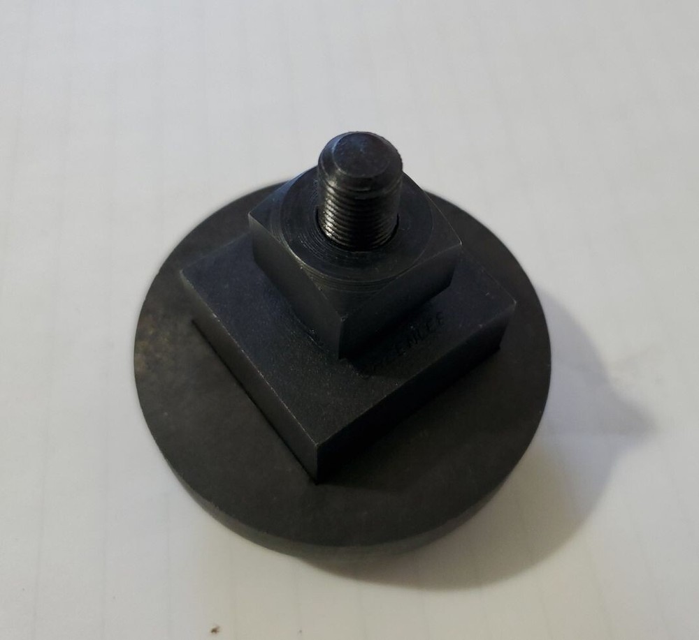 GREENLEE 731R RECTANGULAR RELAY SOCKET PUNCH 1-1/4" x 1-3/8" USA