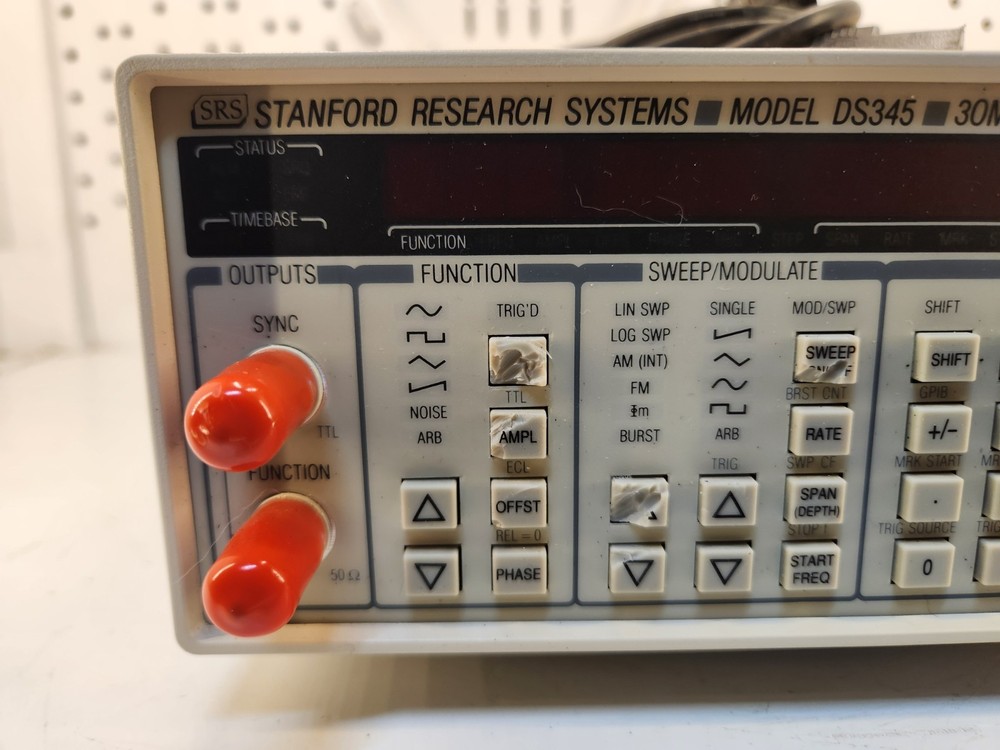 Stanford Research Systems (SRS) DS345 30 MHz Synthesized Function Generator
