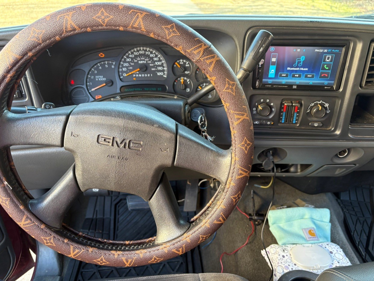 Steering Wheel Covers L V ((LAST ONE BROWN))