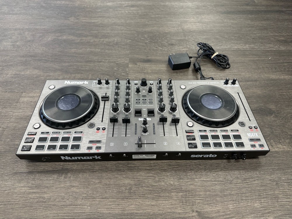 NUMARK ELECTRONICS SERATO DJ EQUIPMENT (B06006683)