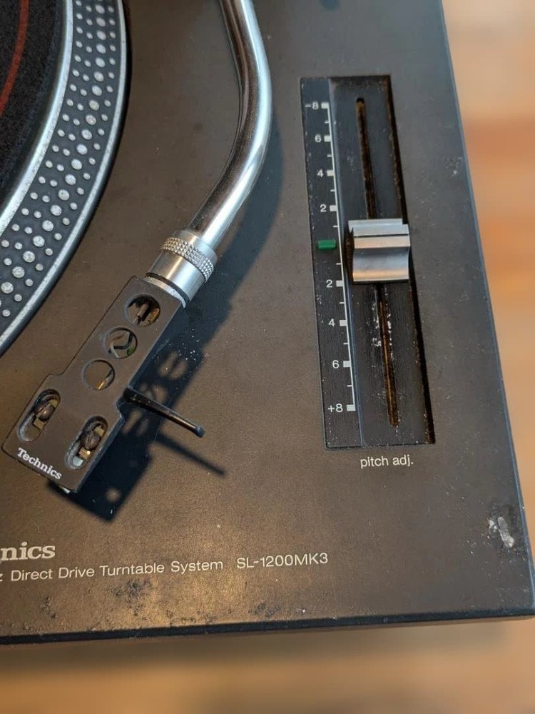 Technics SL-1200 MK3 Turntable Record Player Tested