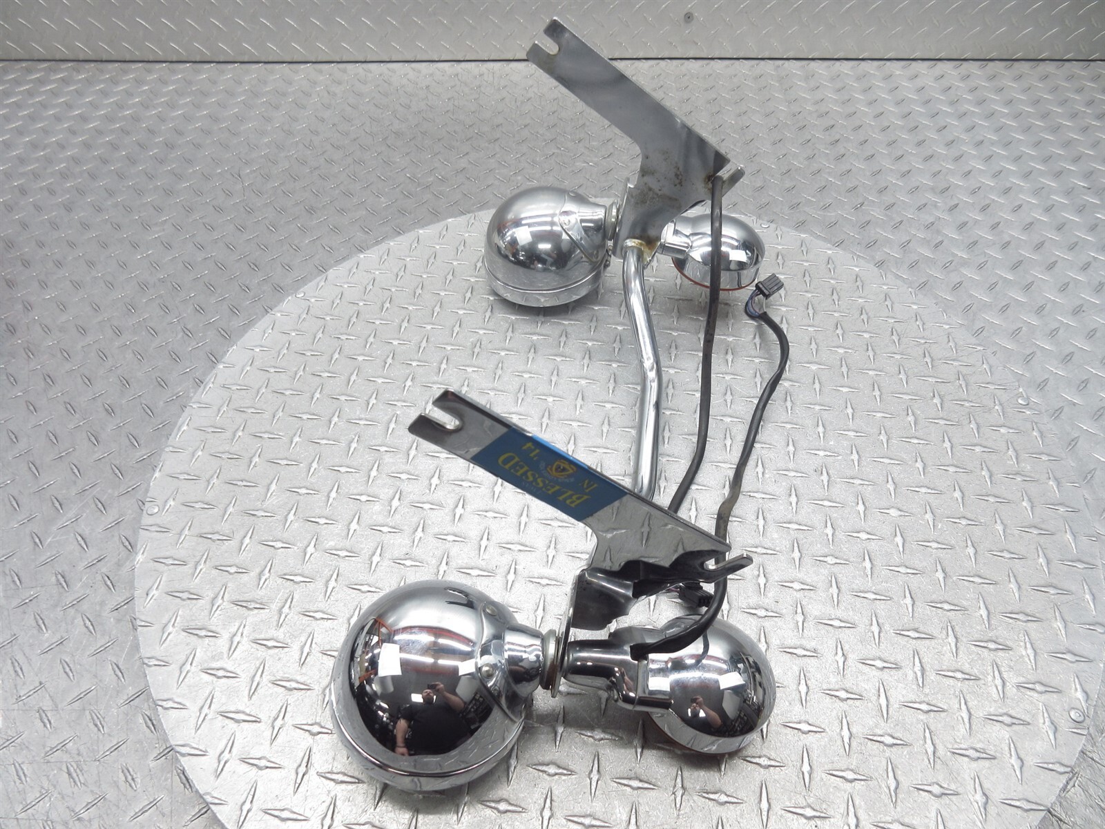 2011 Harley Electra Glide Classic FLHTC Front Fog Turn Signal Light Bar Bracket