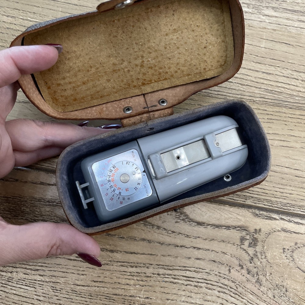 Zeiss Ikon Ikoblitz 5 Flash Unit With Brown Case Made Germany Vtg *untested*