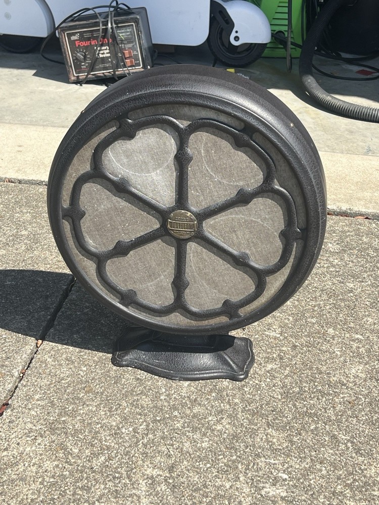 Flatiron Model-E Speaker oval, vintage style Bluetooth, tested and works