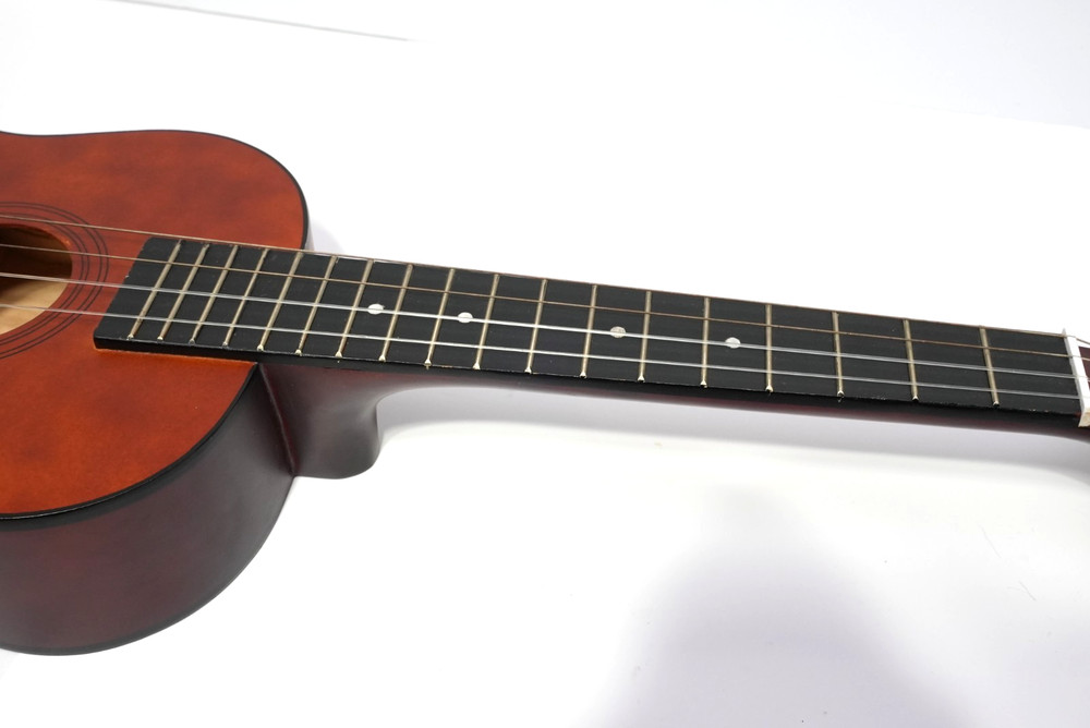 Savannah SU-200 Baritone Ukulele w/ Bag