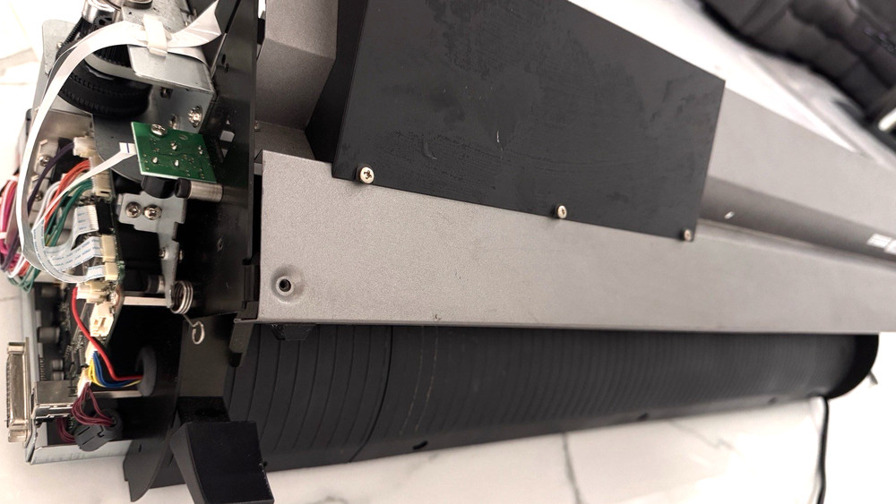 Graphtec CE6000-60 Plus Vinyl Cutter No Stand Read