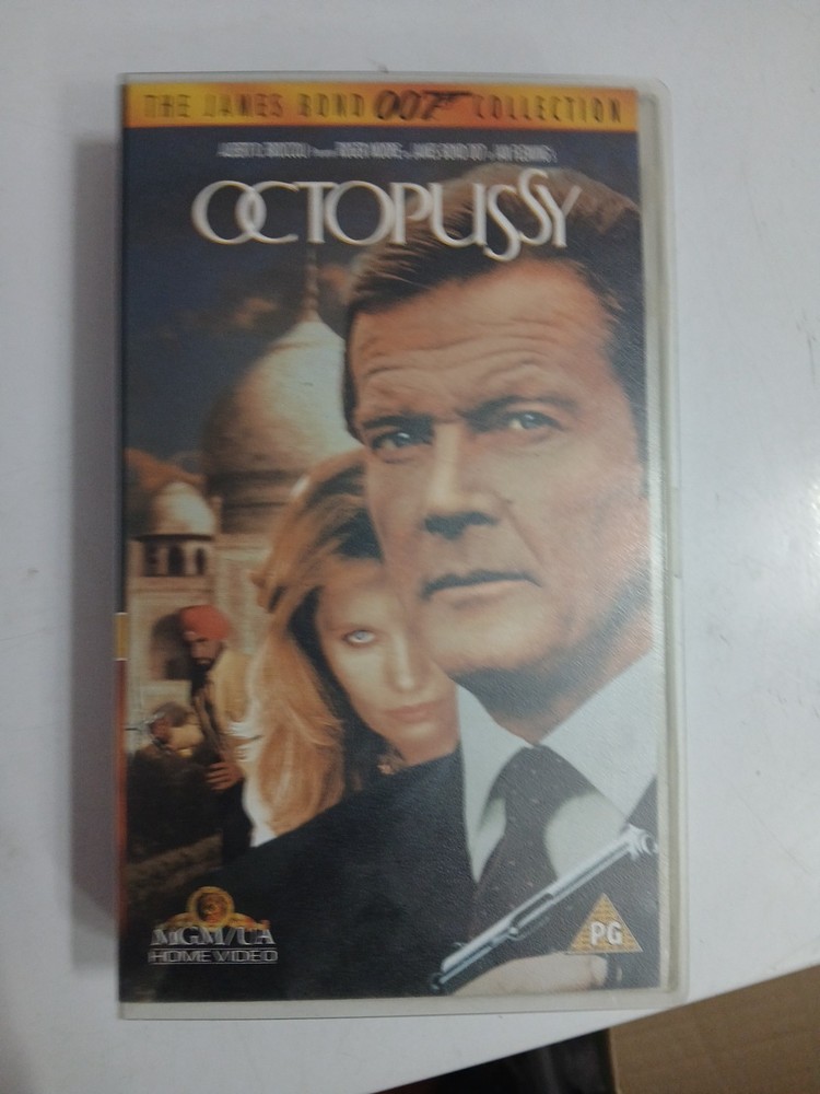 18x James Bond VHS Video Collection