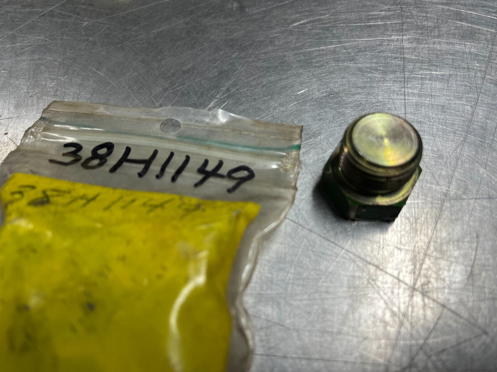 38H1149 OEM John Deere 12MM Plug