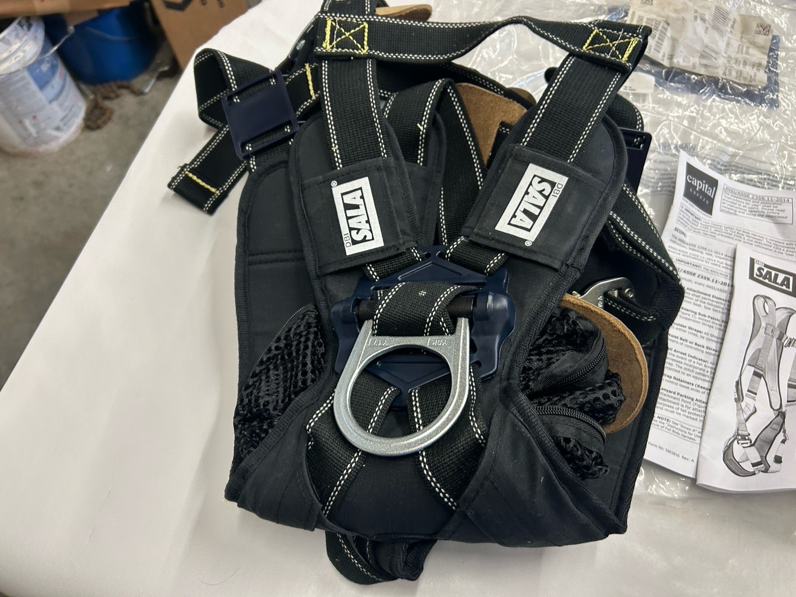 3M DMI-SALA 1100941 ExoFit XP Flash Safety Harness 310-lb Large. NEW IN BAG