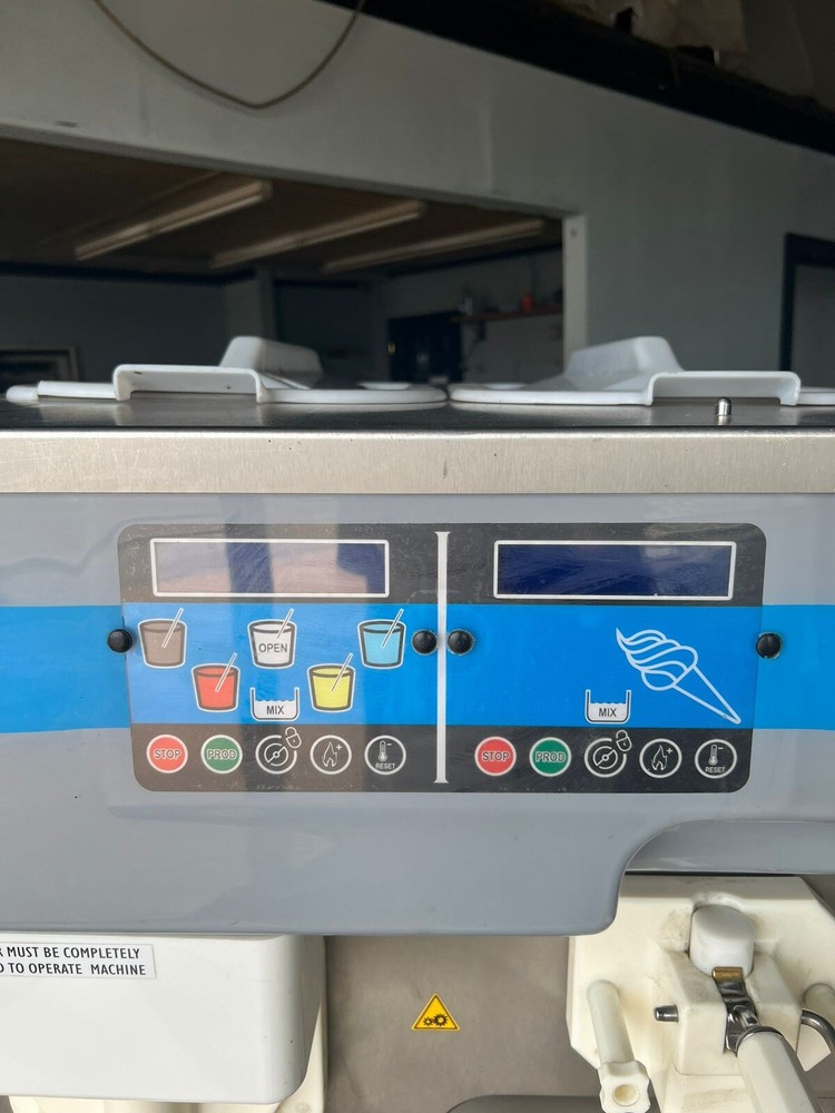 ICE CREAM MACHINE Carpigiani used