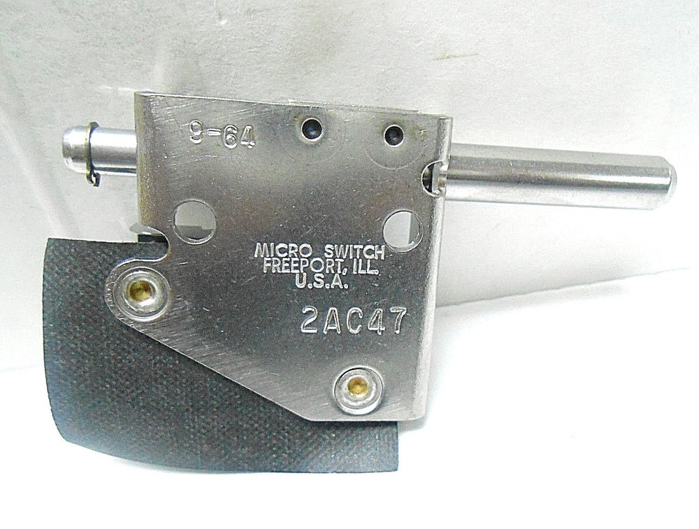 2AC47 MICROSWITCH HONEYWELL SENSITIVE SWITCH NEW OLD STOCK