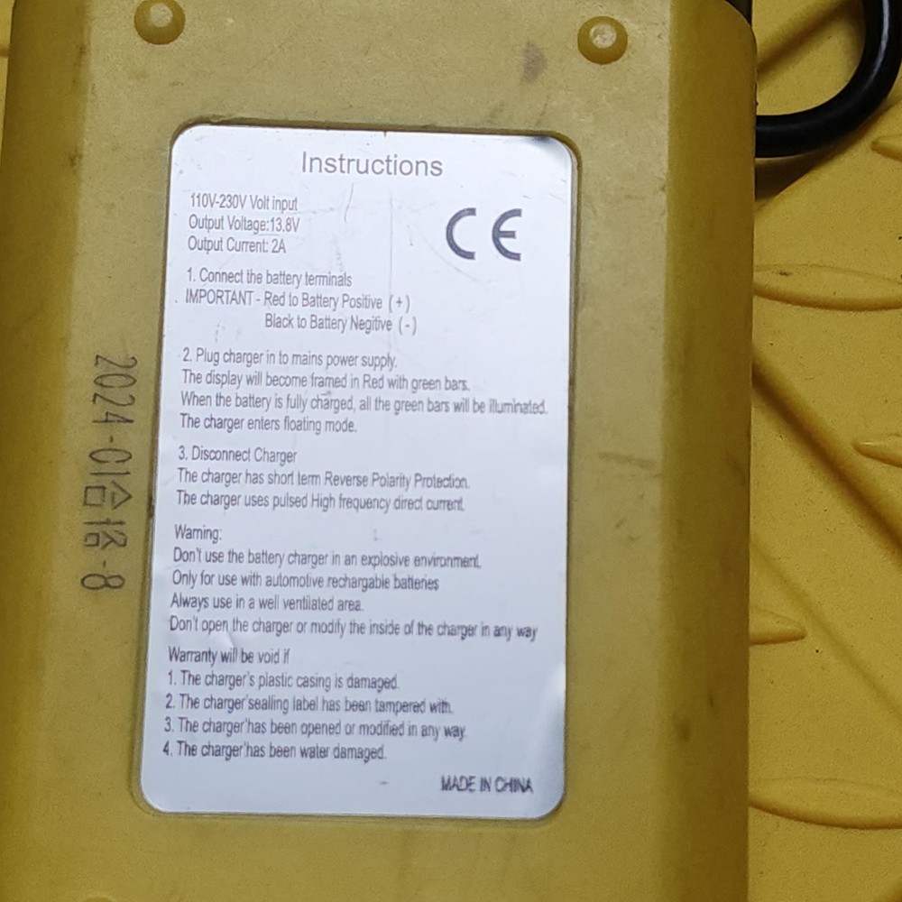 INTELLIGENT DIGITAL DISPLAY SMART FAST CHARGER CLIPS ARE MISSING A2