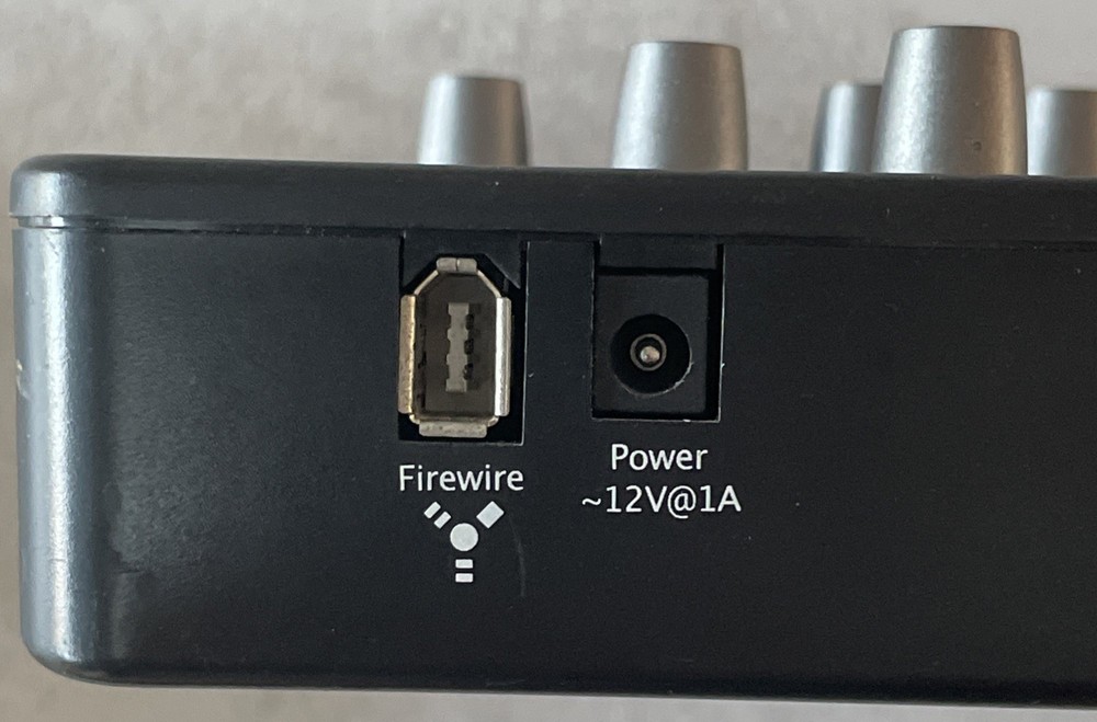 FOCUSRITE LIQUID MIX 16 FIREWIRE MIXER COMPRESSION EQ EMULATION POWERS ON