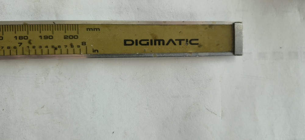 Mitutoyo 500-322 Digimatic 8" Calipers. 1 Small Issue-- READ DESCRIPTION PLEASE
