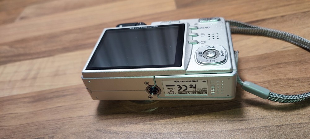 Digital Camera 10.1 Mega Pixels Zennox DS-A350