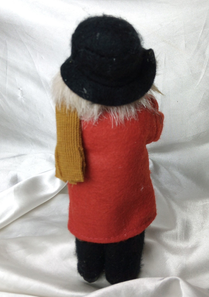 VINTAGE OLD MAN CAROLER FIGURE missing base