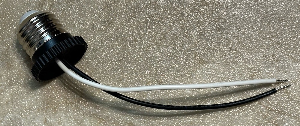 Light Socket PigTail Type Medium Male Plug  2 Leads 18 AWG