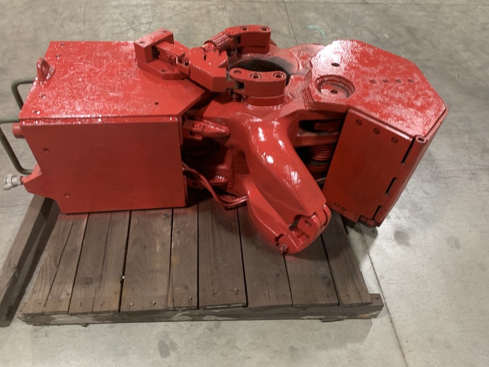 Blohm Voss 500 ton Pneumatic Drill Pipe Elevator