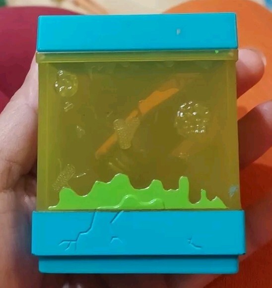 MOOSE BATTERY SOUND PLASTIC TOY TERRARIUM