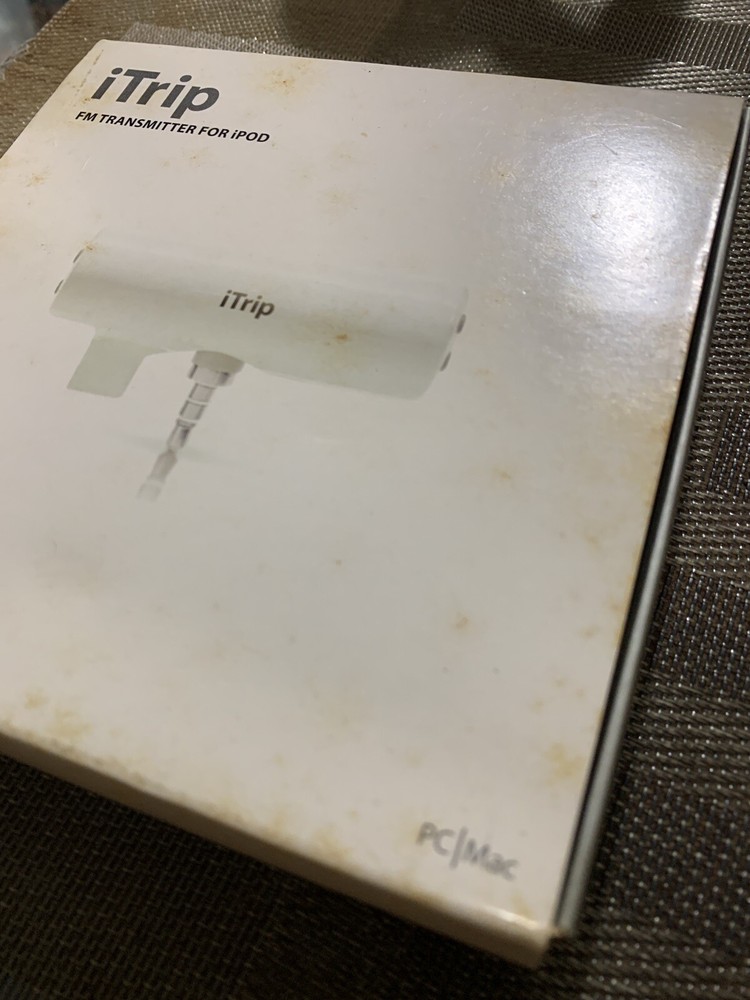 Griffin iTrip FM Transmitter for IPod 1G & 2G (4014TRIP)