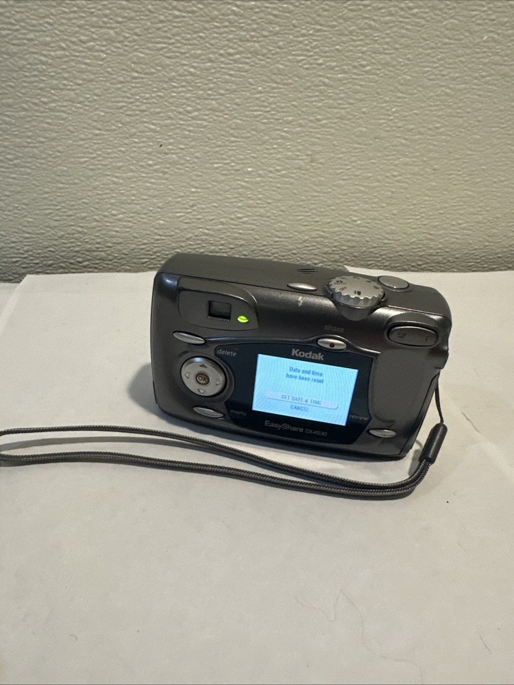 Kodak EasyShare DX4530 (5.0 Mega Pixels) Digital Camera Silver TESTED (READ)