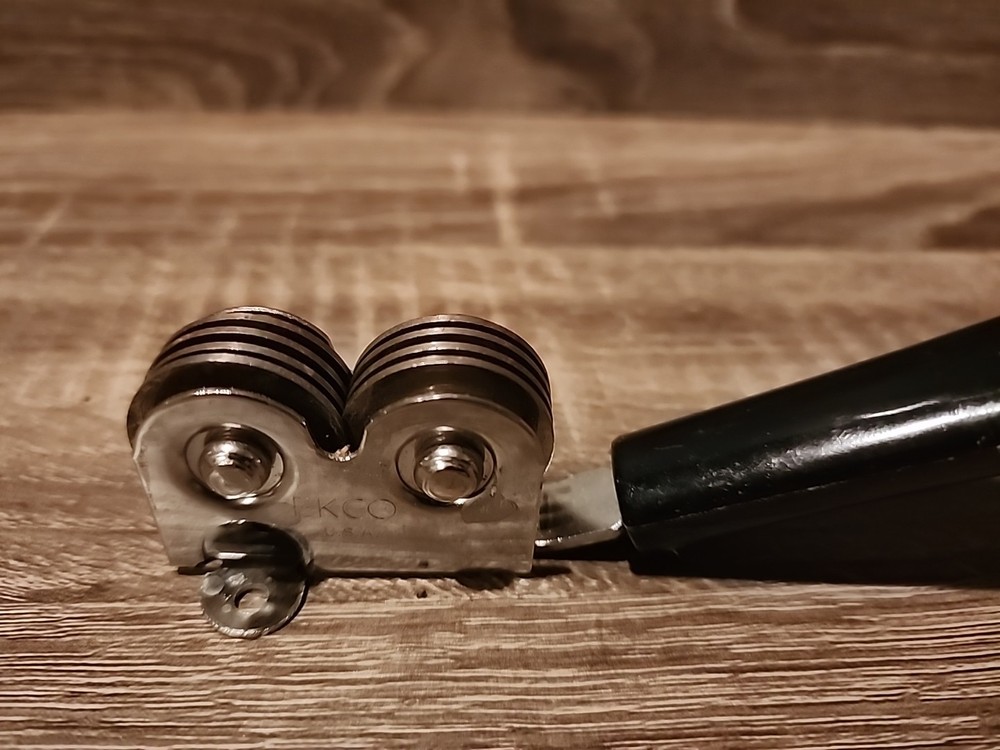 Vintage ECKO Black Handled Manual Pull Through Knife Sharpener Kitchen Tool