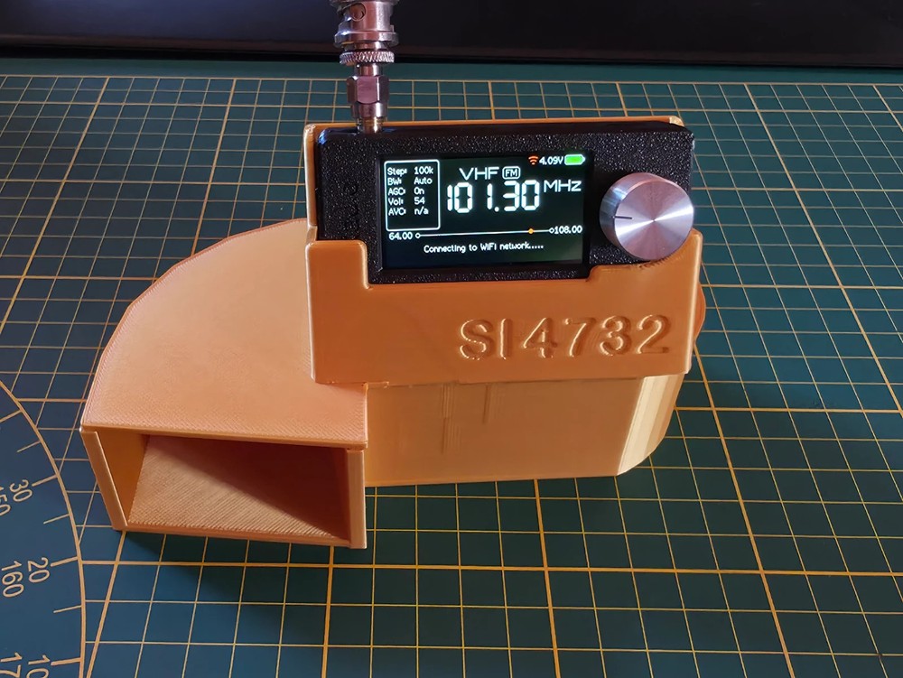 SI4732 Mini Stand – Black, Compact & Sturdy