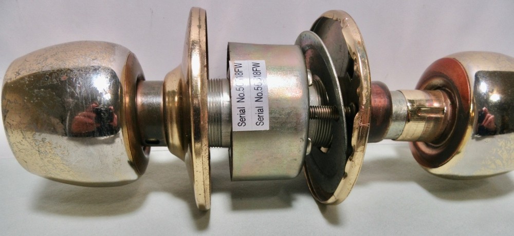 Yale / Prospec Door Knobs, Locks, Striker Plates For Parts (18 Pieces)