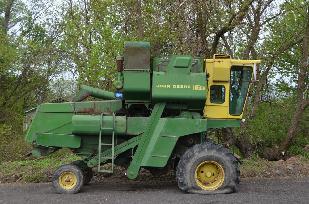 John Deere Combine E0105