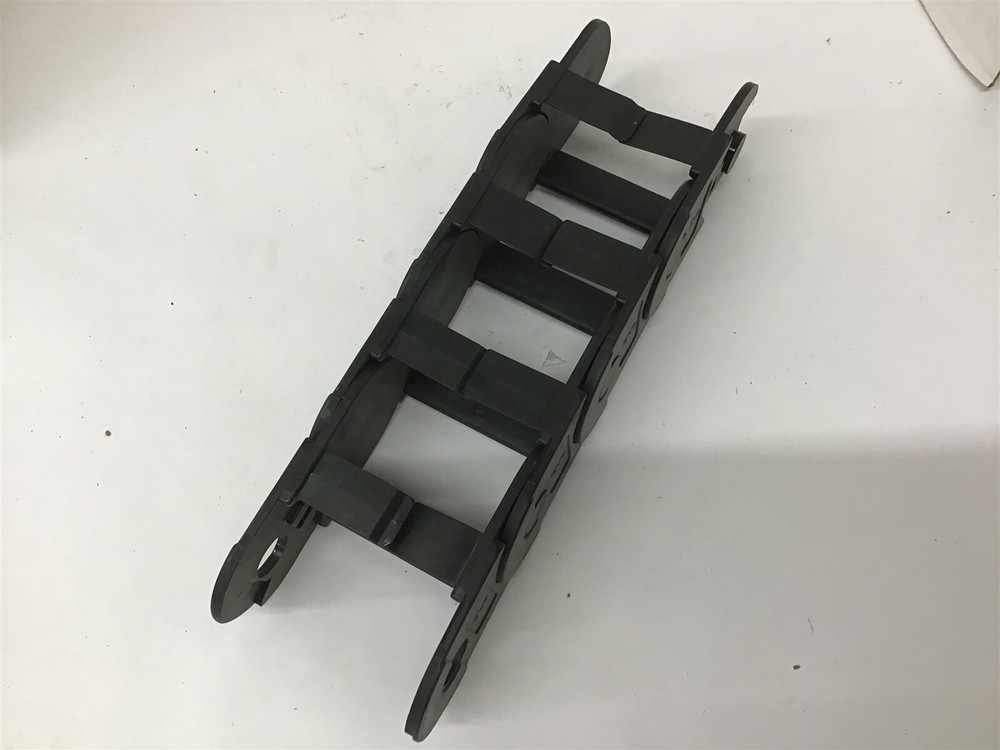 Igus E300.075.150 Cable Chain 1' L