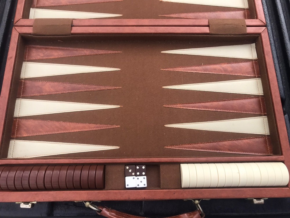 Vtg BACKGAMMON SET Brown And Cream-No Cups