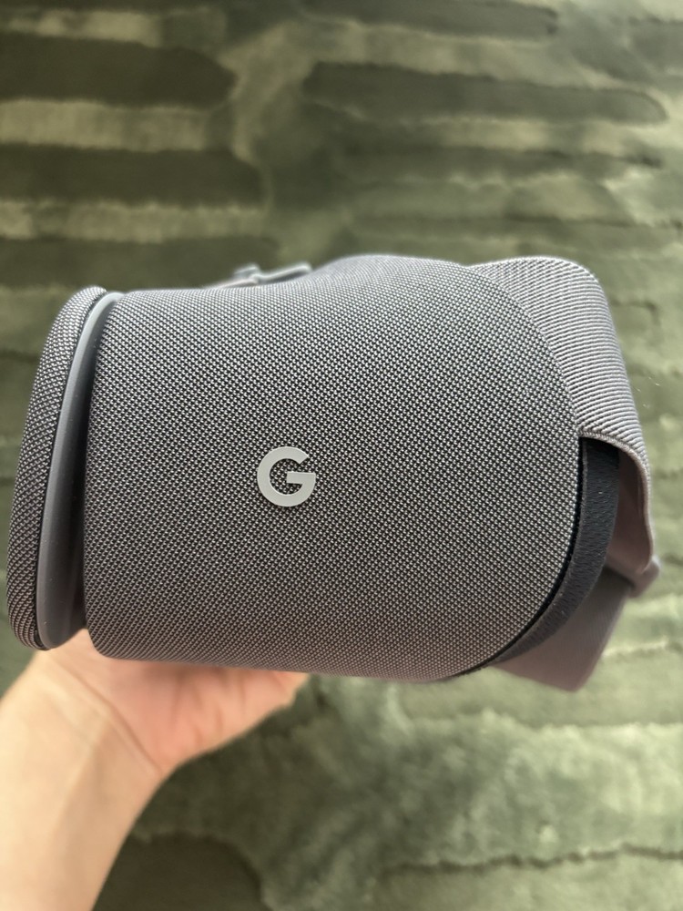 Google Daydream View VR Headset With Remote, Charcoal, Great Condition