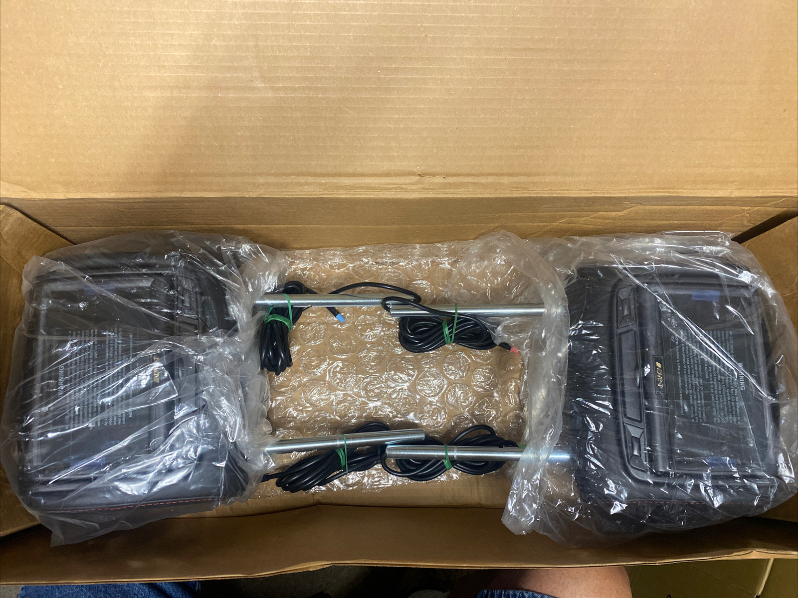 GM, Dual DVD 7" Headrest Monitors, Part #ADVDDS7012GM3341