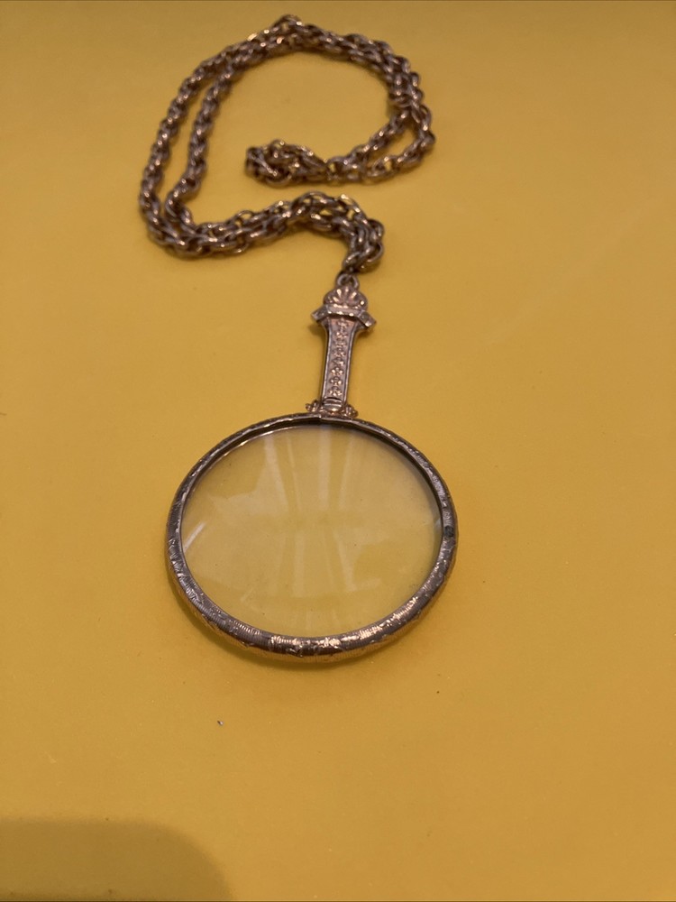Nice Vintage Reading Magnifier With Chain.